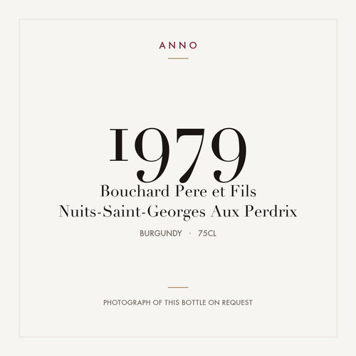 Bouchard Pere et Fils Nuits-Saint-Georges Aux Perdrix 1979 0,75l — cartão de colheita ANNO; fotografia da garrafa real disponível a pedido