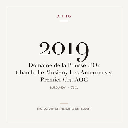 Domaine de la Pousse d'Or Chambolle-Musigny Premier Cru Les Amoureuses 2019 AOC 0,75l — ANNO-Jahrgangskarte; Foto der tatsächlichen Flasche auf Anfrage