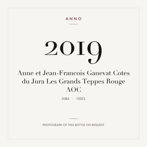 Anne et Jean-Francois Ganevat Cotes du Jura Les Grands Teppes Rouge 2019 AOC 1,5l, Jura — cartão de colheita ANNO; fotografia da garrafa real disponível a pedido